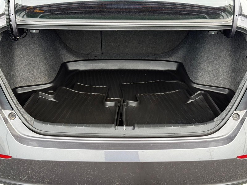 Honda Accord Sedan Vehicle Image 07