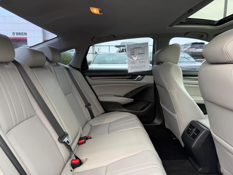 Honda Accord Sedan Vehicle Image 10