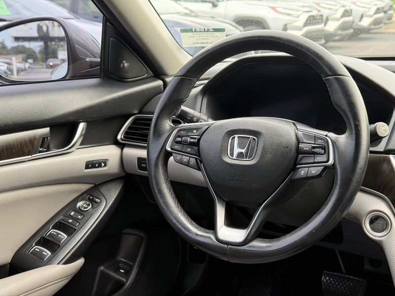 Honda Accord Sedan Vehicle Image 13