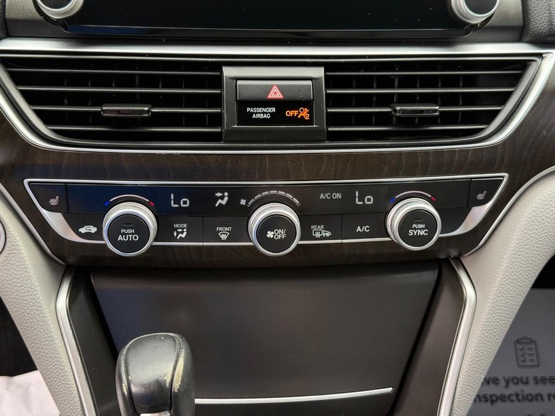 Honda Accord Sedan Vehicle Image 20