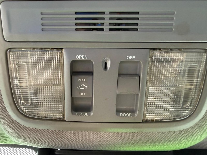 Honda Accord Sedan Vehicle Image 23