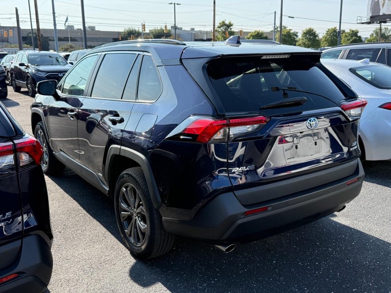 Toyota RAV4 Vehicle Image 03