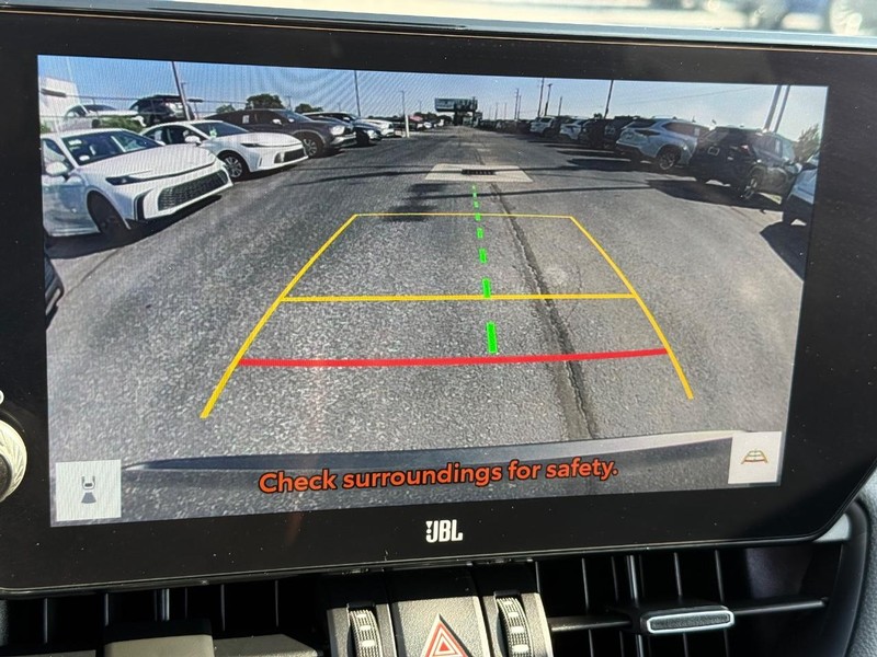 Toyota RAV4 Vehicle Full-screen Gallery Image 20