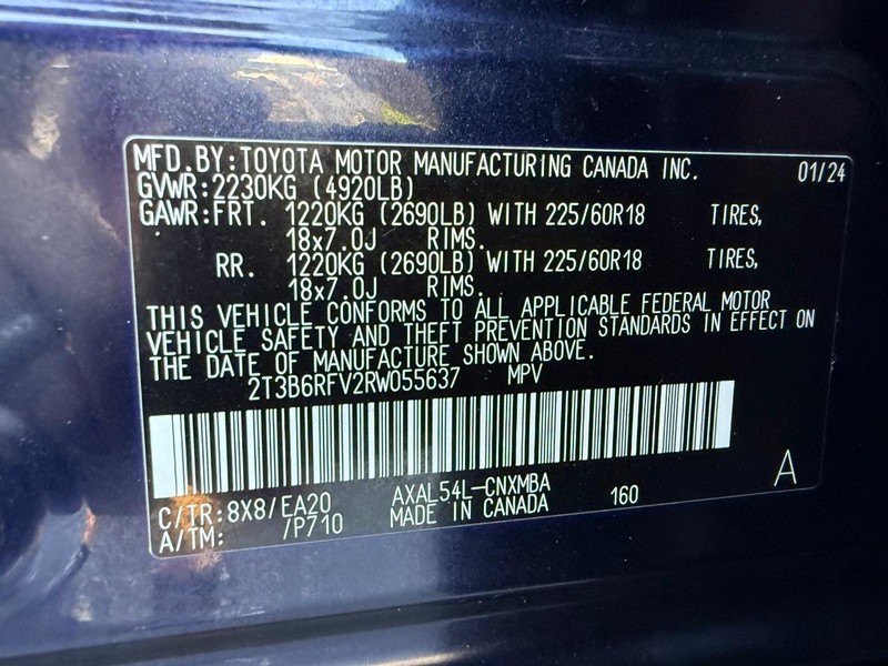 Toyota RAV4 Vehicle Full-screen Gallery Image 29