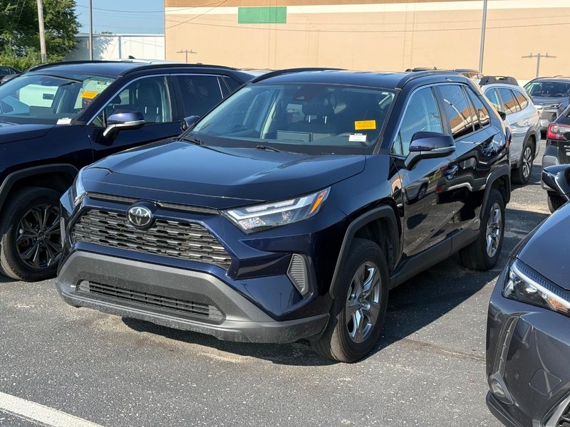 Toyota RAV4 Vehicle Image 02