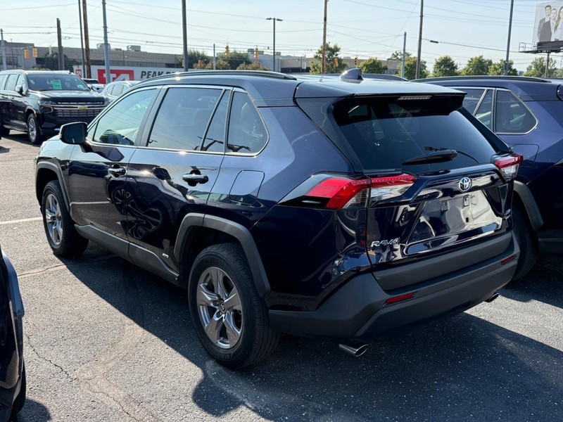 Toyota RAV4 Vehicle Image 03