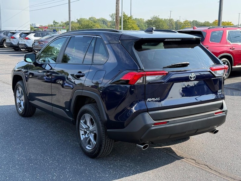 Toyota RAV4 Vehicle Image 05