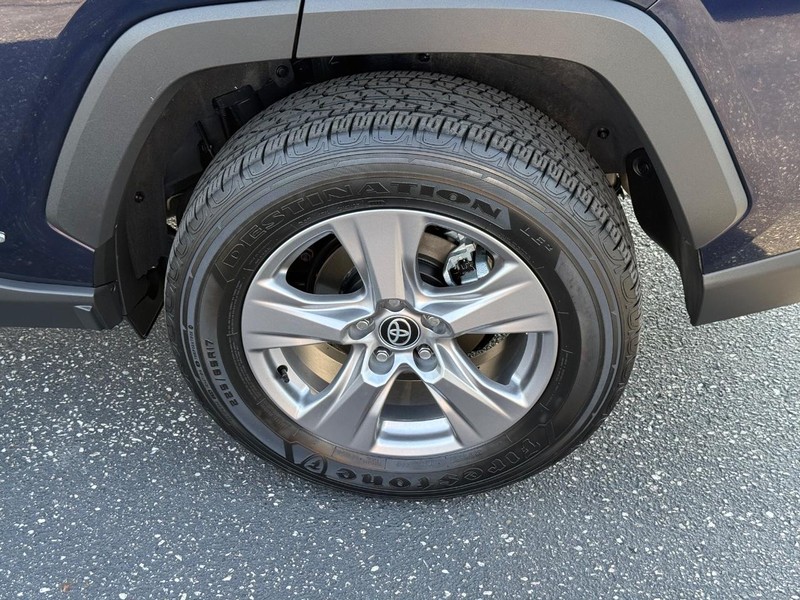 Toyota RAV4 Vehicle Image 06
