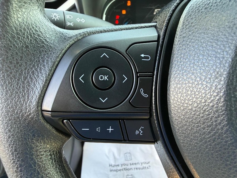 Toyota RAV4 Vehicle Image 13