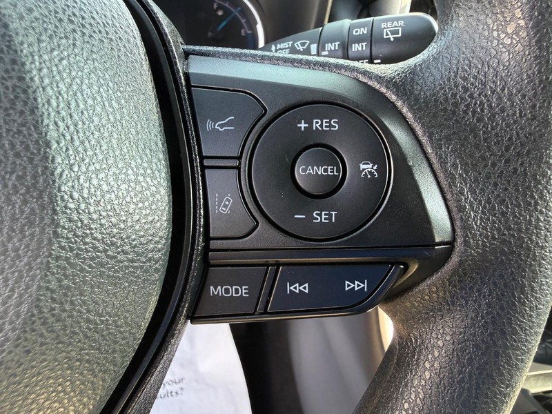 Toyota RAV4 Vehicle Image 14