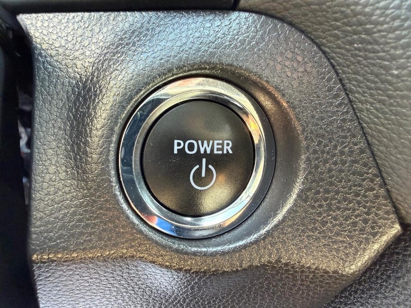 Toyota RAV4 Vehicle Image 15