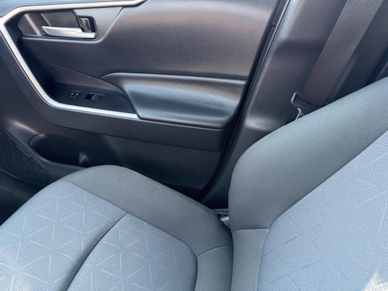Toyota RAV4 Vehicle Image 20