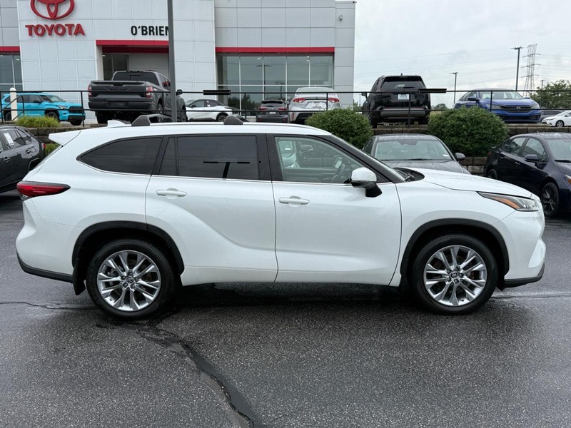 Toyota Highlander Vehicle Image 02