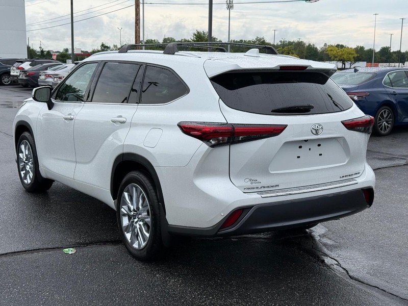 Toyota Highlander Vehicle Image 05
