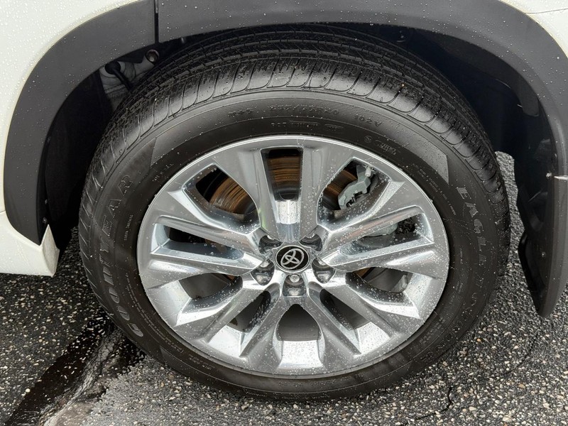 Toyota Highlander Vehicle Image 06
