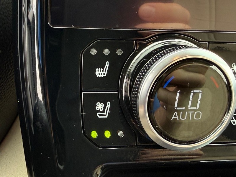 Toyota Highlander Vehicle Image 19