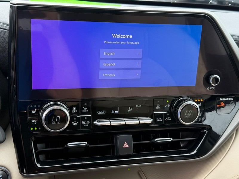 Toyota Highlander Vehicle Image 20