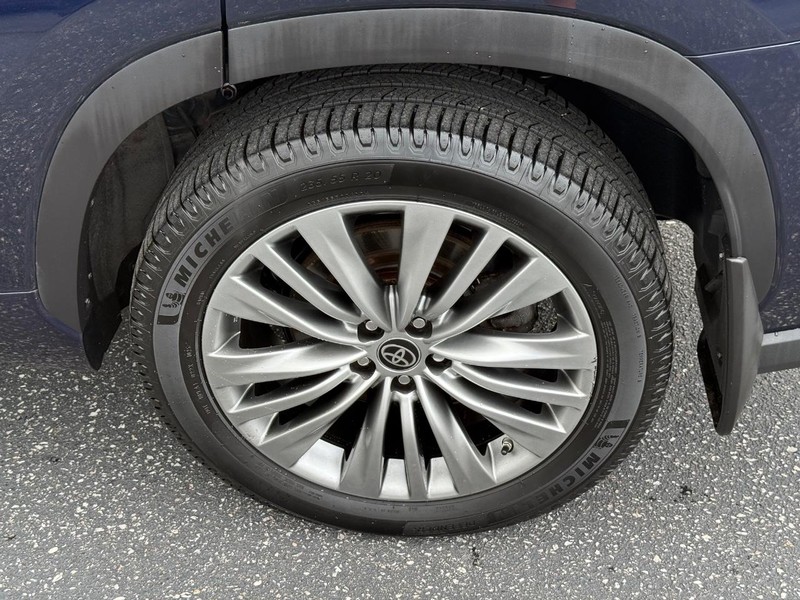 Toyota Highlander Vehicle Image 06