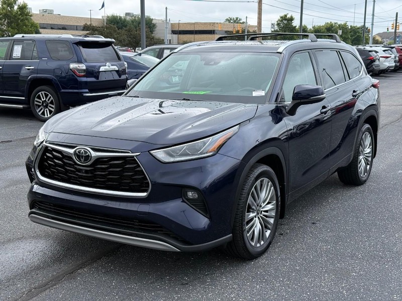 Toyota Highlander Vehicle Image 09