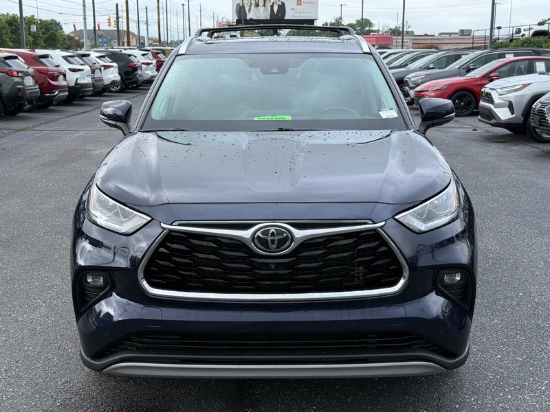 Toyota Highlander Vehicle Image 10