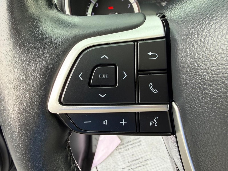 Toyota Highlander Vehicle Image 16