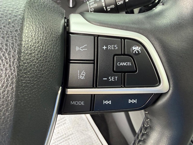 Toyota Highlander Vehicle Image 17