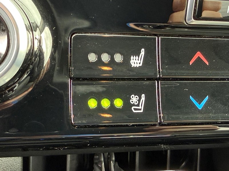Toyota Highlander Vehicle Image 19