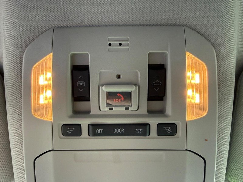 Toyota Highlander Vehicle Image 24