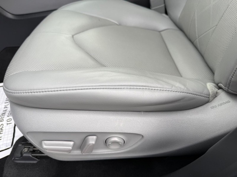 Toyota Highlander Vehicle Image 28