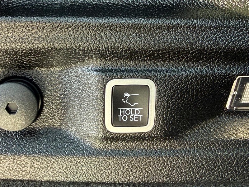 Jeep Grand Cherokee L Vehicle Image 08