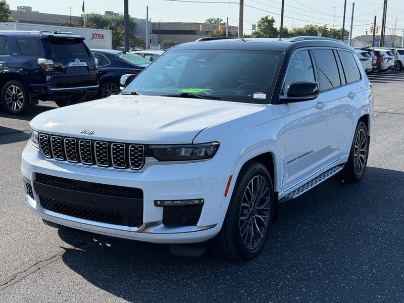 Jeep Grand Cherokee L Vehicle Image 09