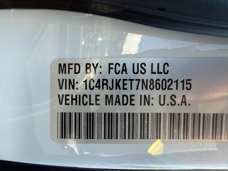 Jeep Grand Cherokee L Vehicle Image 30