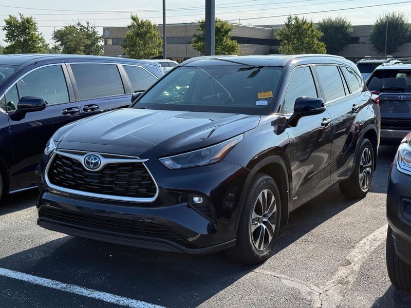 Toyota Highlander Vehicle Image 02