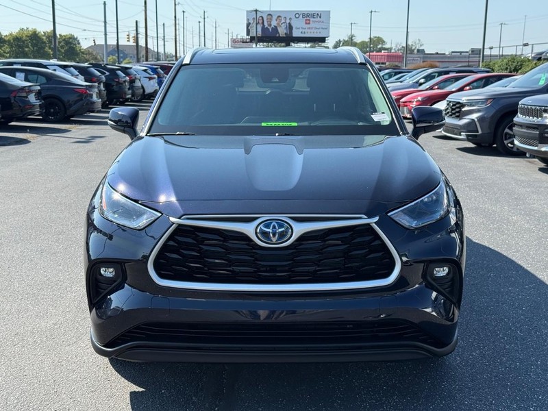 Toyota Highlander Vehicle Image 10