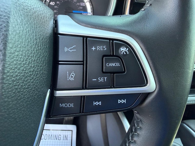 Toyota Highlander Vehicle Image 16