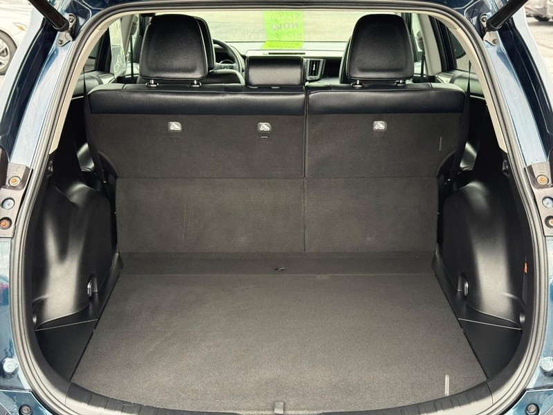 Toyota RAV4 Vehicle Image 07