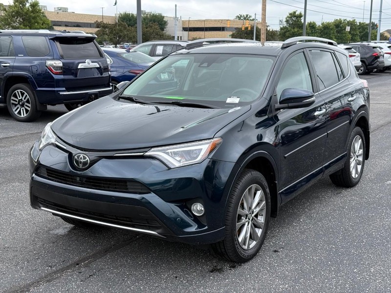 Toyota RAV4 Vehicle Image 09