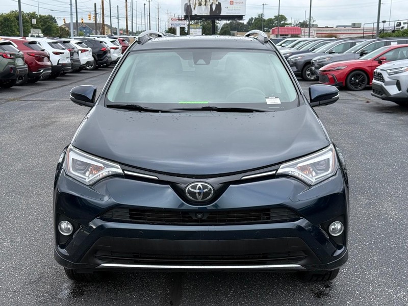 Toyota RAV4 Vehicle Image 10