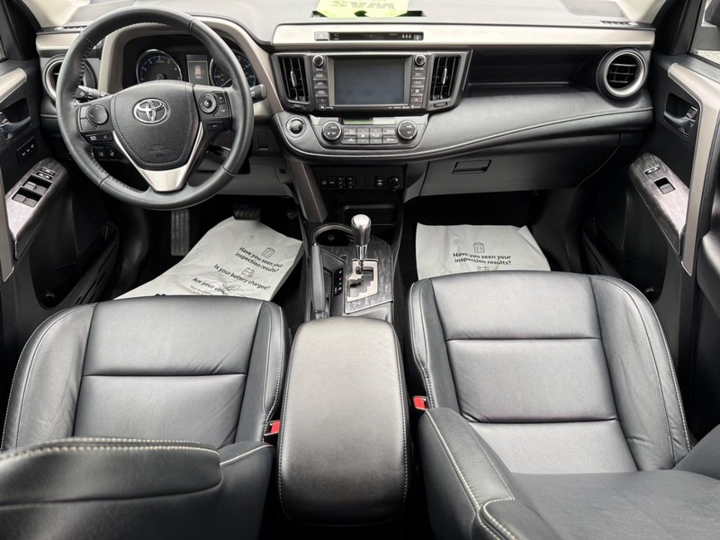 Toyota RAV4 Vehicle Image 13
