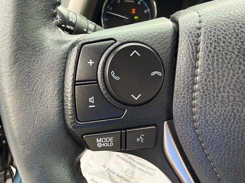 Toyota RAV4 Vehicle Image 15