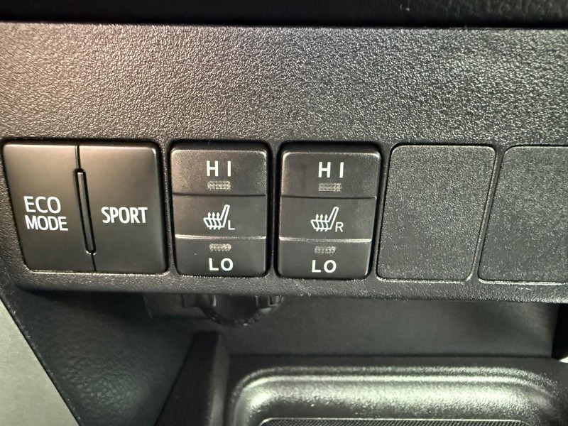 Toyota RAV4 Vehicle Image 18
