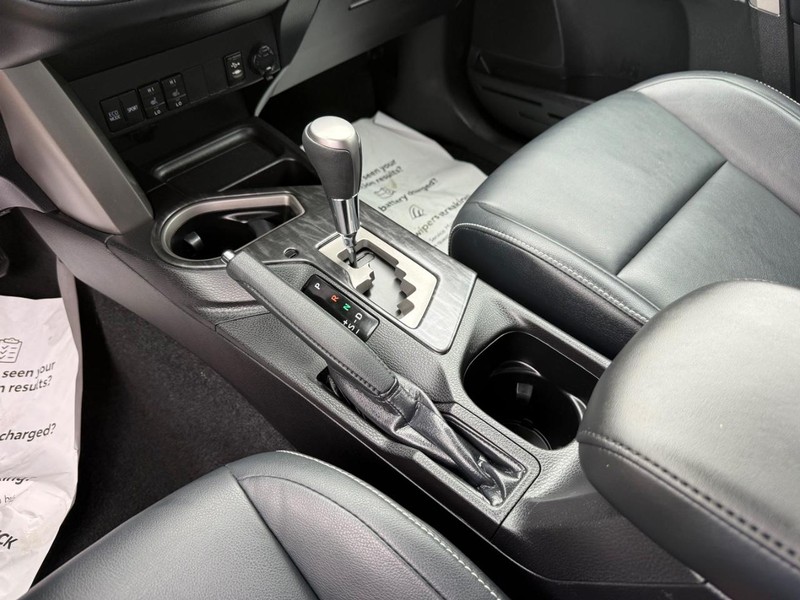 Toyota RAV4 Vehicle Image 21