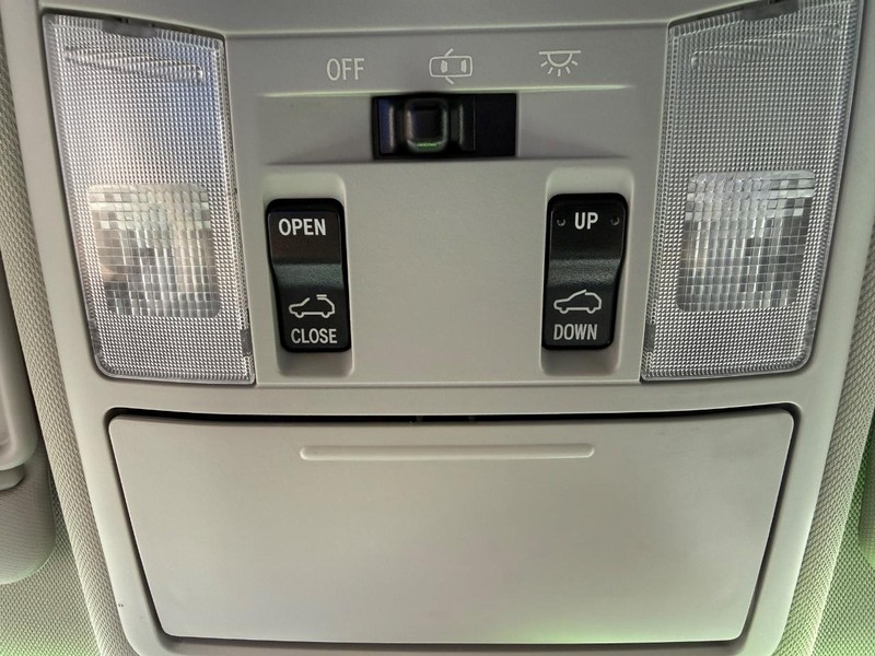 Toyota RAV4 Vehicle Image 23