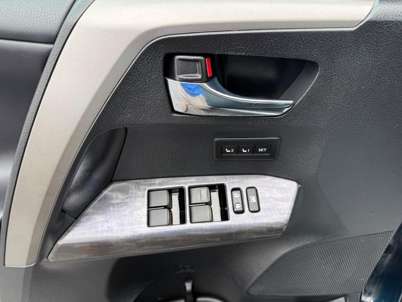 Toyota RAV4 Vehicle Image 26