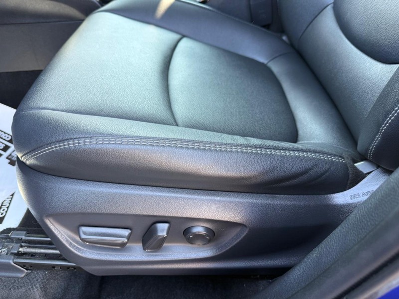 Toyota Corolla Cross Vehicle Image 24