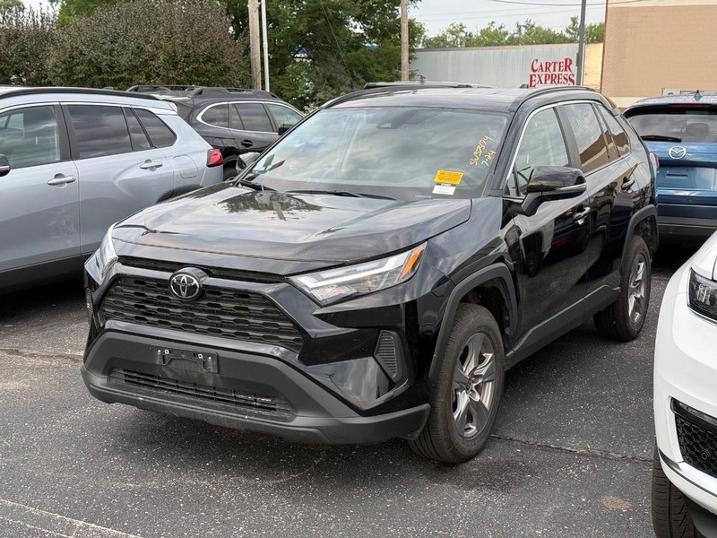 Toyota RAV4 Vehicle Image 02