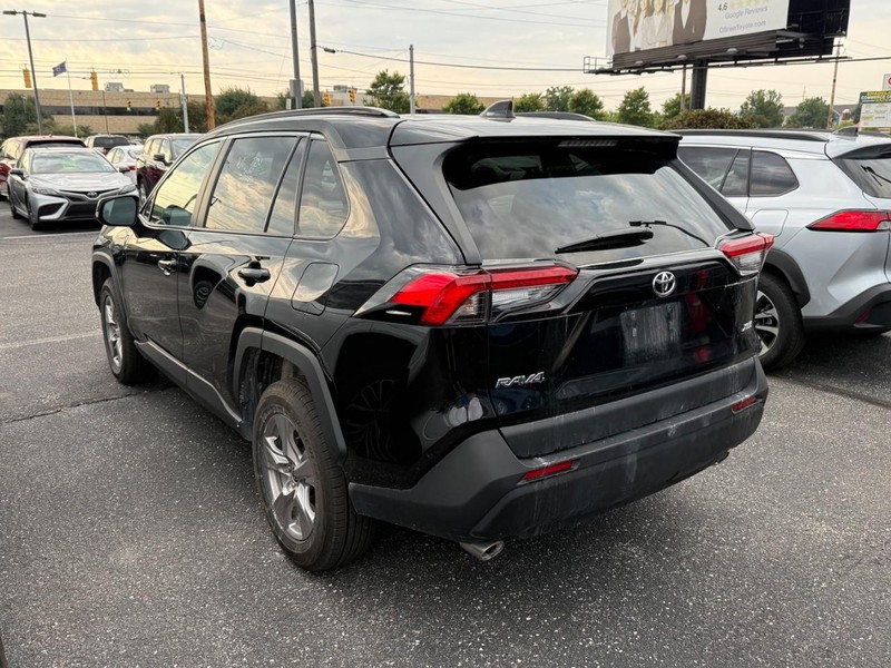 Toyota RAV4 Vehicle Image 03