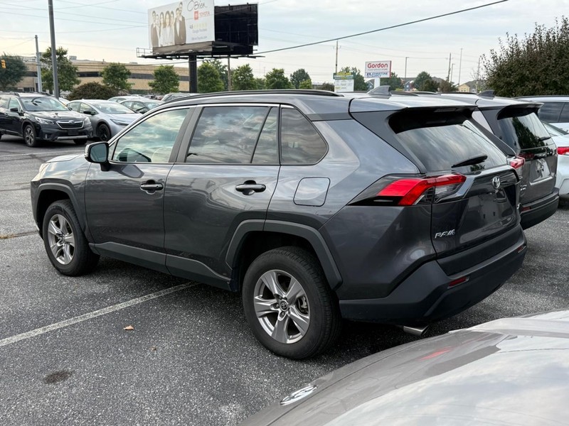 Toyota RAV4 Vehicle Image 03