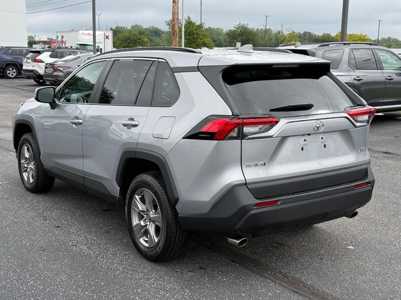 Toyota RAV4 Vehicle Image 05