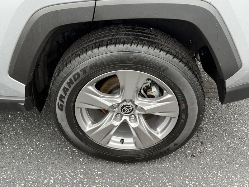 Toyota RAV4 Vehicle Image 06